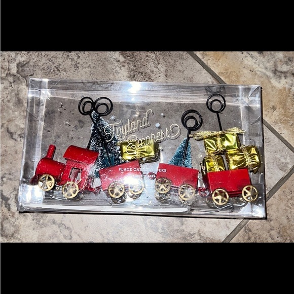 Pottery Barn Train Place Card Holder, Set of 4 Hold - Picture 2 of 4